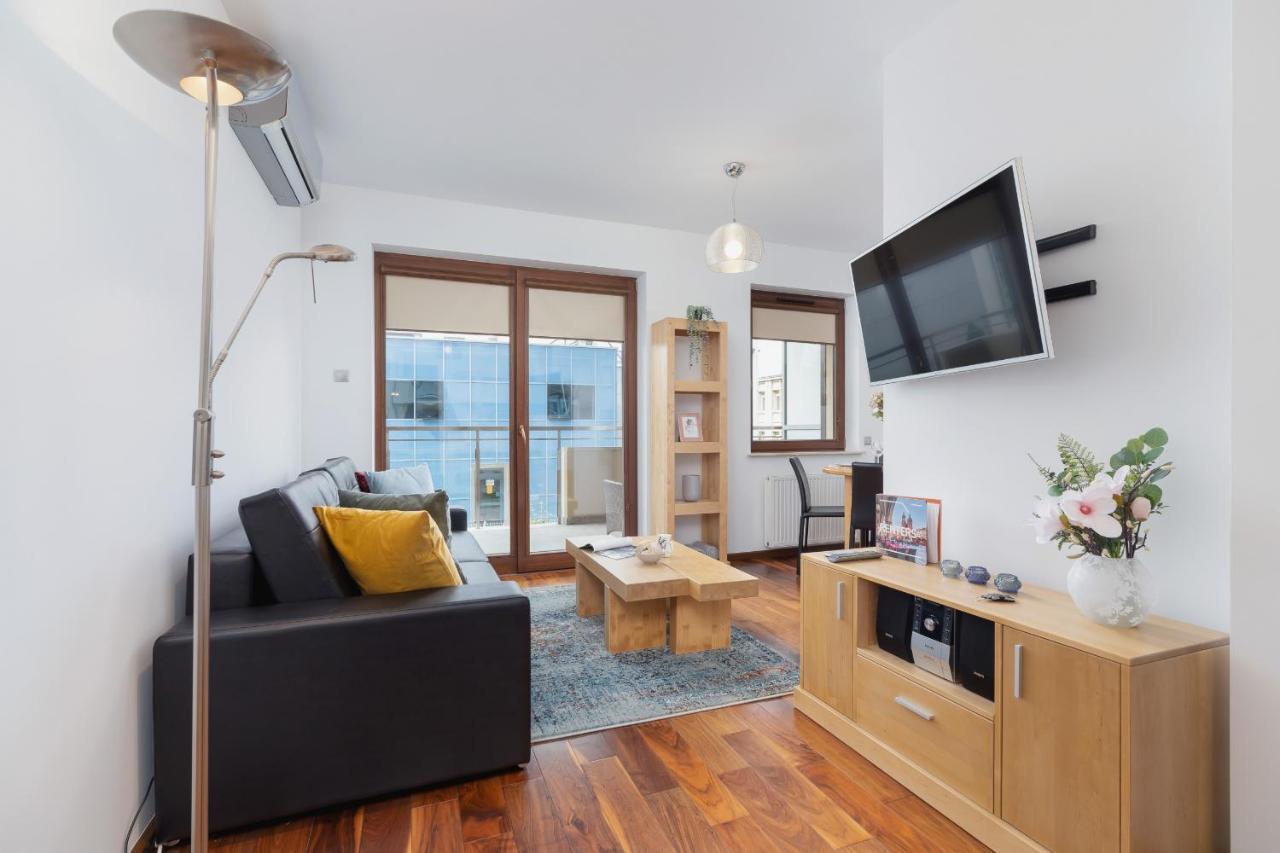 Blonia With Balcony By Renters Apartment Krakau