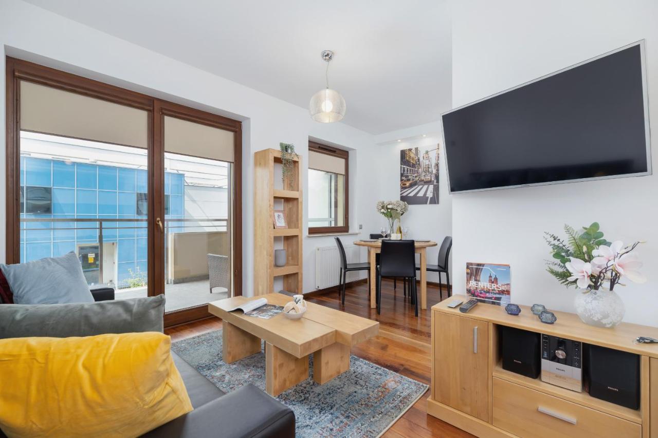 Apartment Blonia With Balcony By Renters Krakau